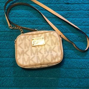 Michael lors crossbody bag 🌸